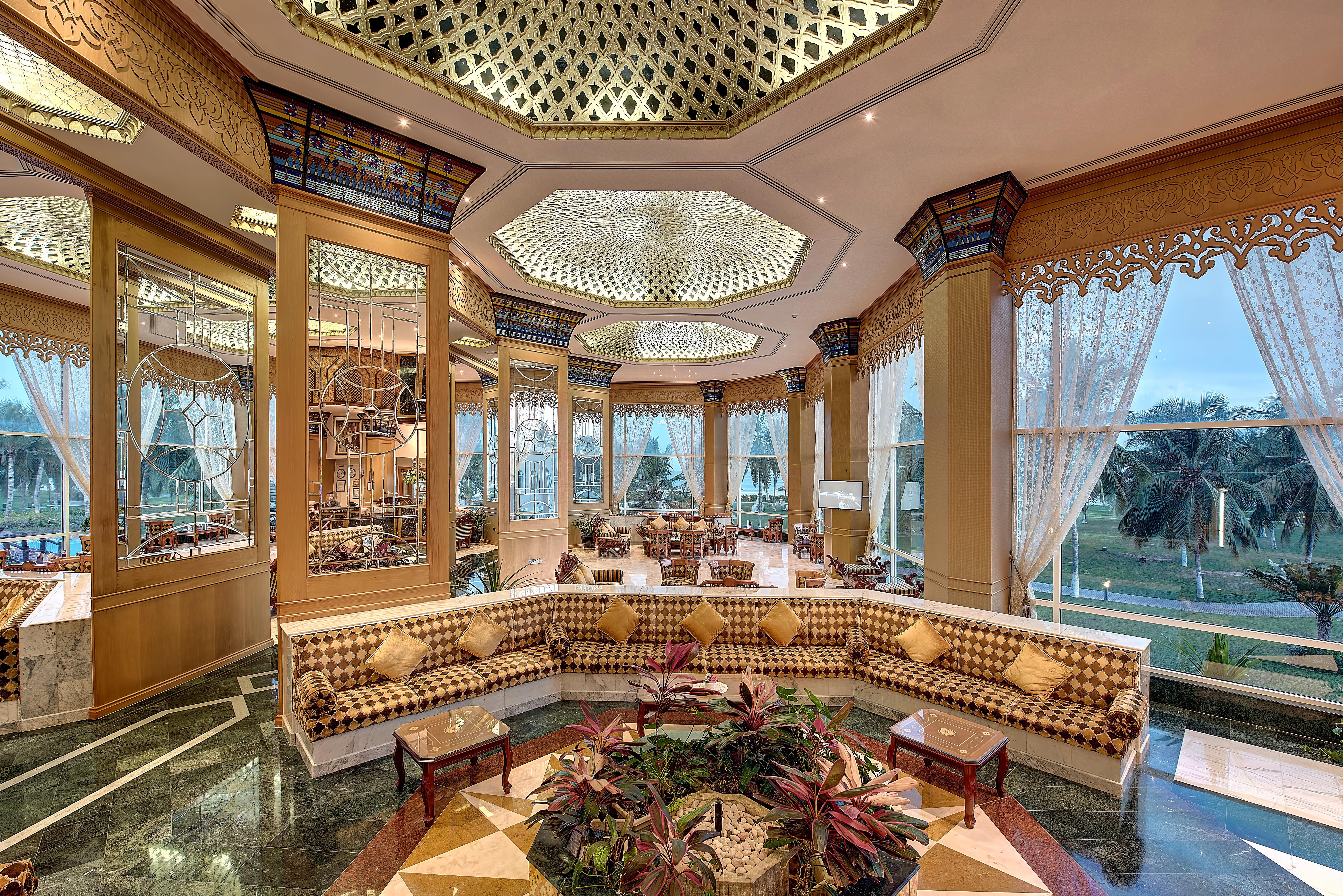 Crowne Plaza By Ihg 5*