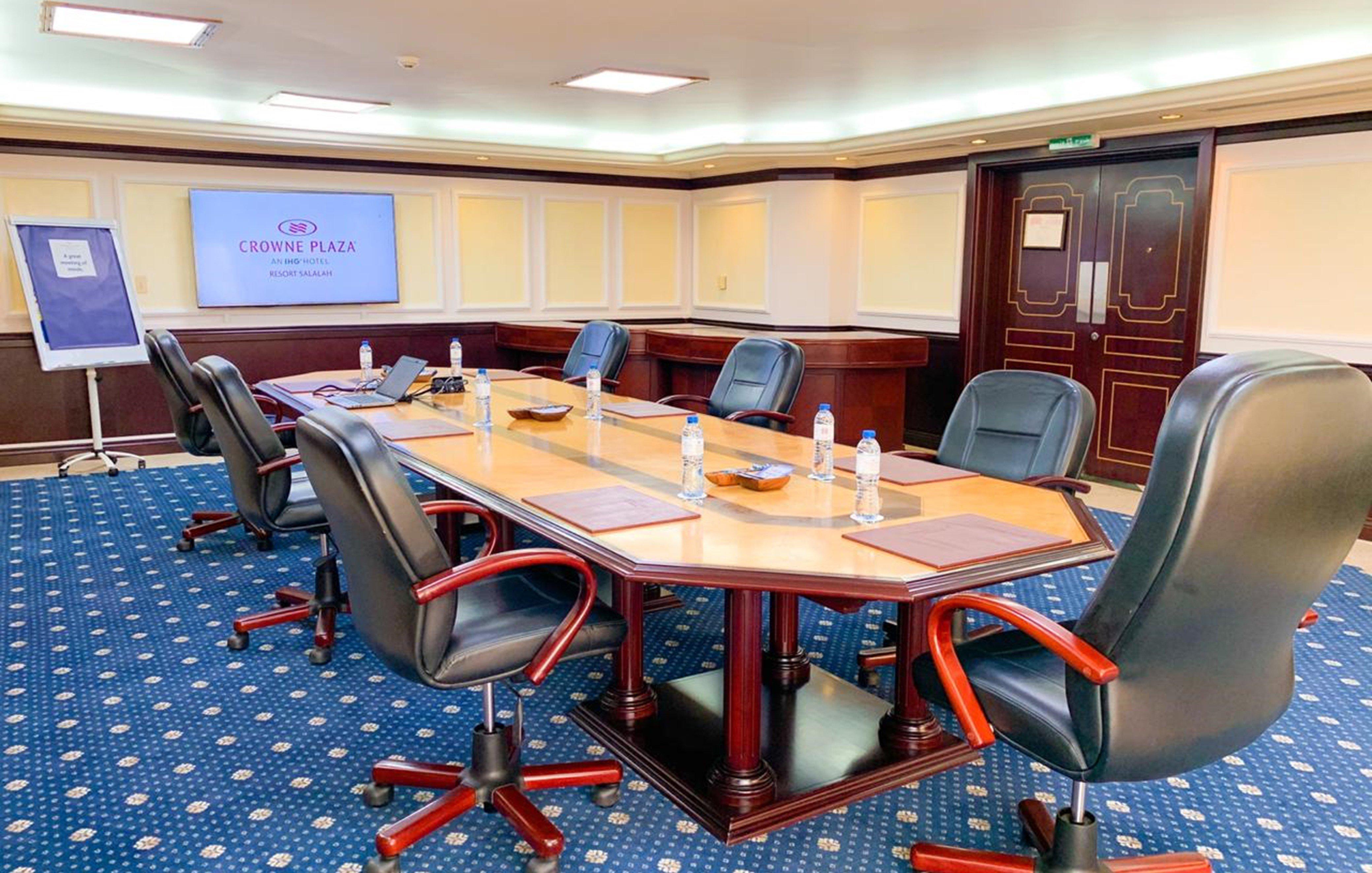 Crowne Plaza By Ihg 5*