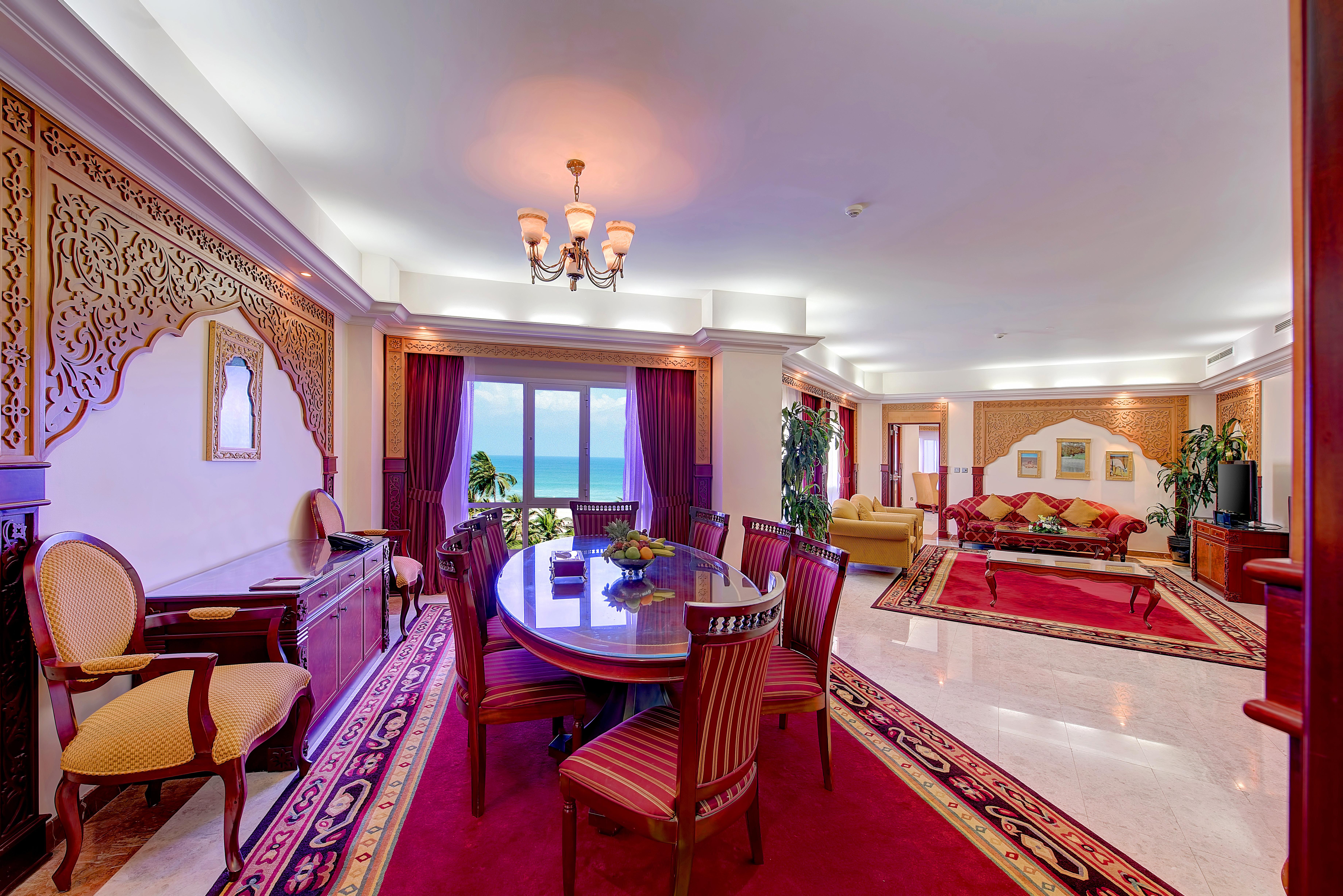Complex Crowne Plaza By Ihg 5*