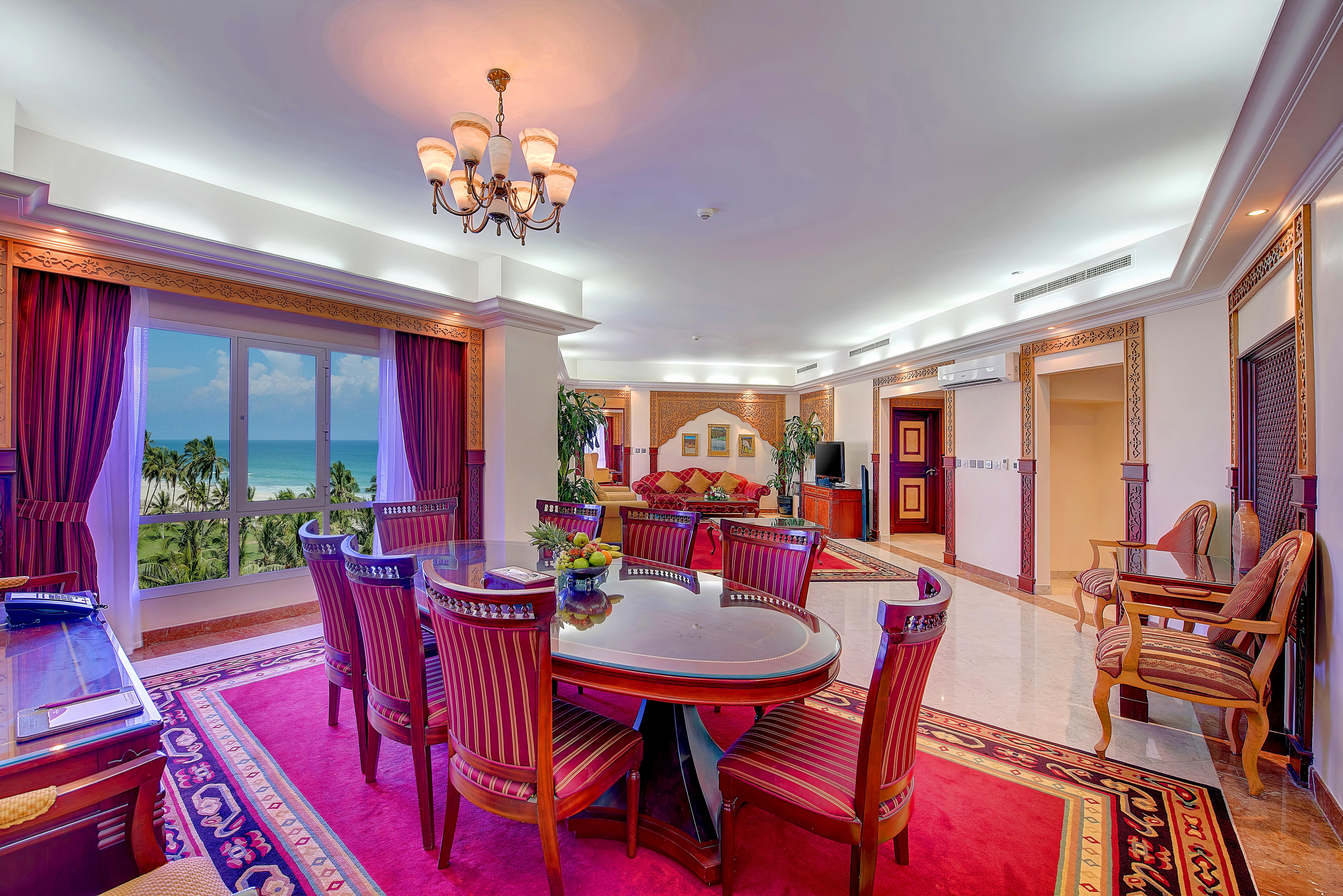 Crowne Plaza By Ihg 5*